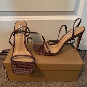 UPLIFT CAMEL BROWN STEVE MADDEN HEELS